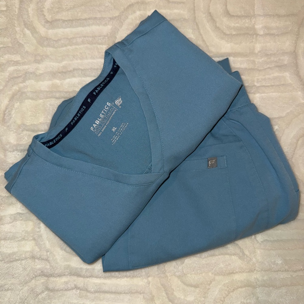 Fabletics Wave Scrub Set - XL Top & L Bottom